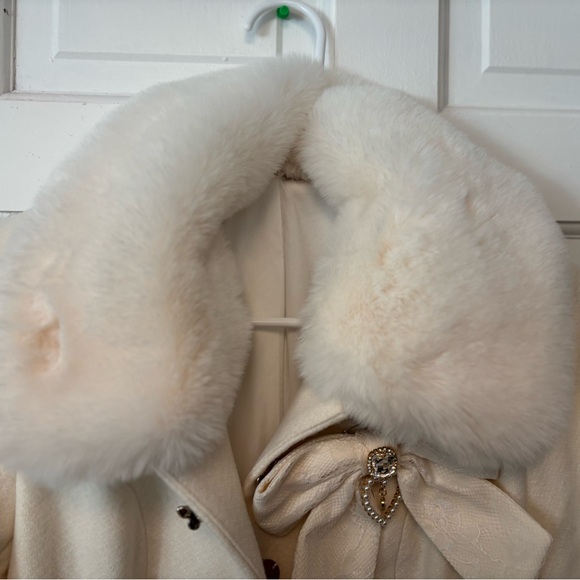 NWT Devil Inspired XS Women's Coat with detachable fur and bow - Picture 7 of 11